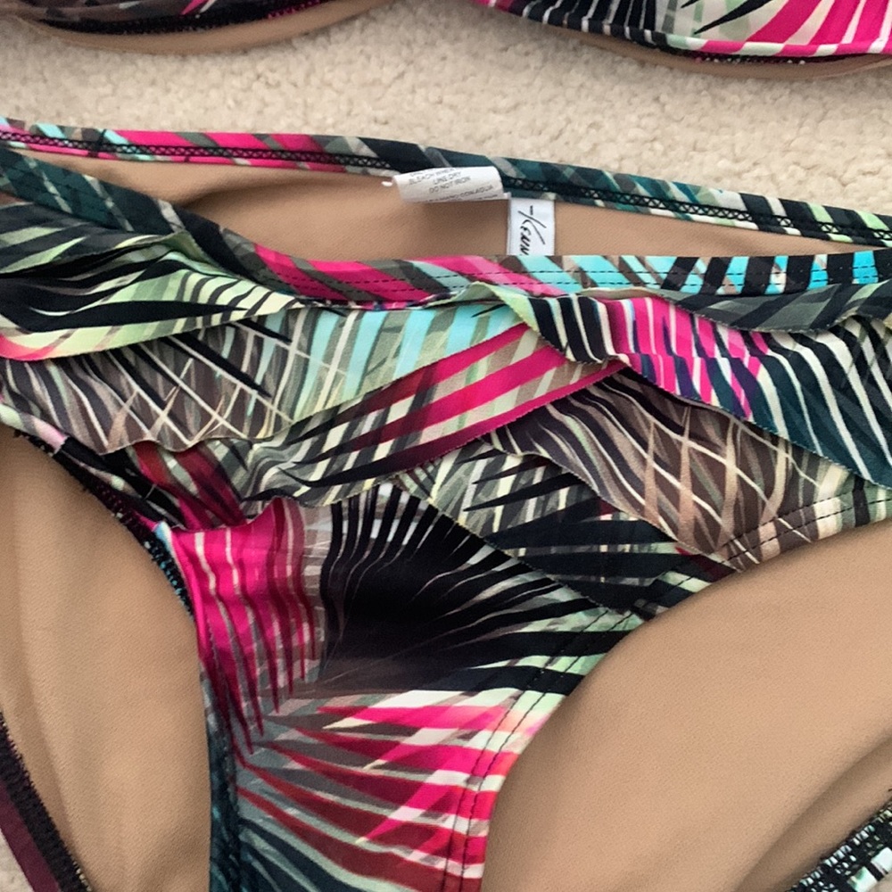 Kenneth Cole bikini - Picture 3 of 4